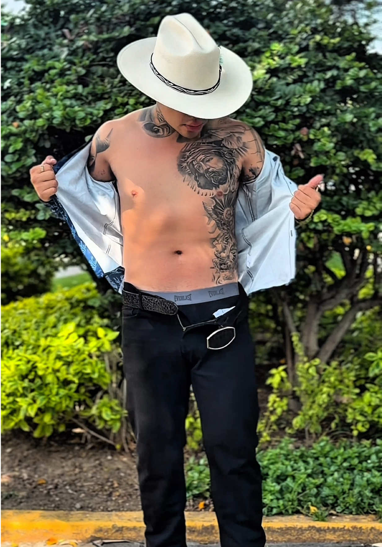 @ELPLAKABOOTS