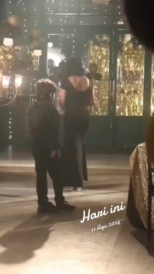 @Riaaa__