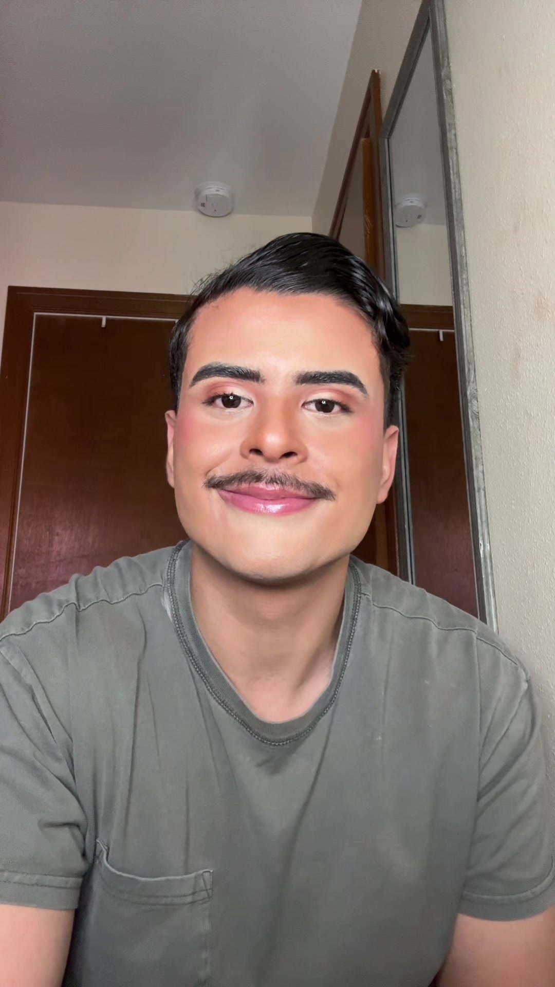 @Russ🥵🌈