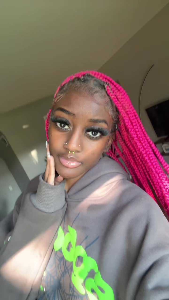 @misslaylaraye