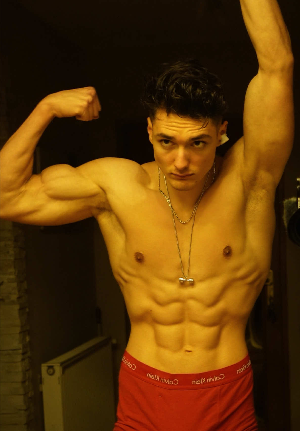 @Levilovesgym