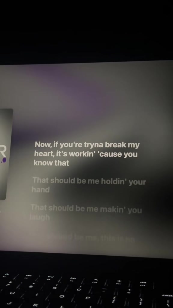 @🎧