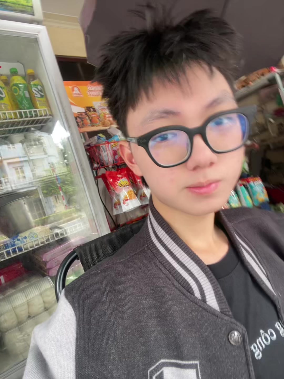 @ho&agrave;ng tử đơn c&ocirc;i