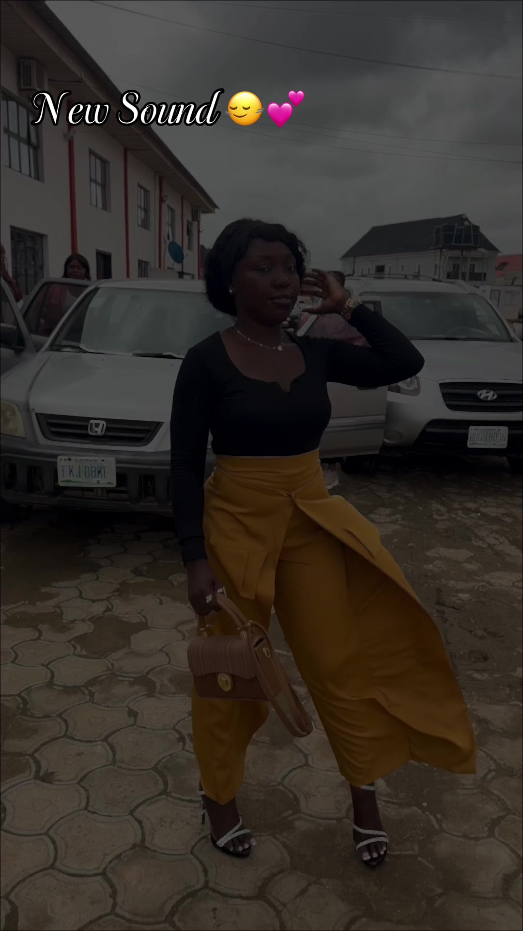 @Melanin_nini_