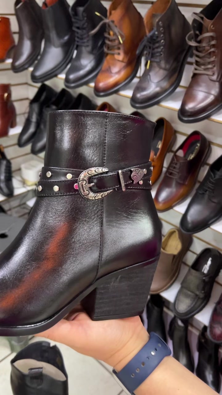 @Luxy Zapaterias