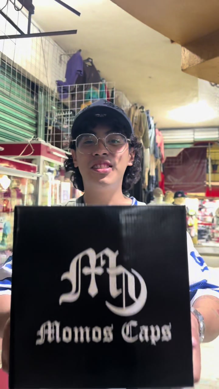 @MomosCaps