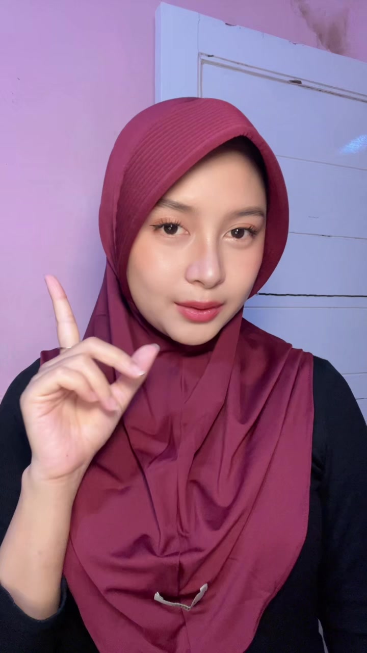 @pinkie girl🎀