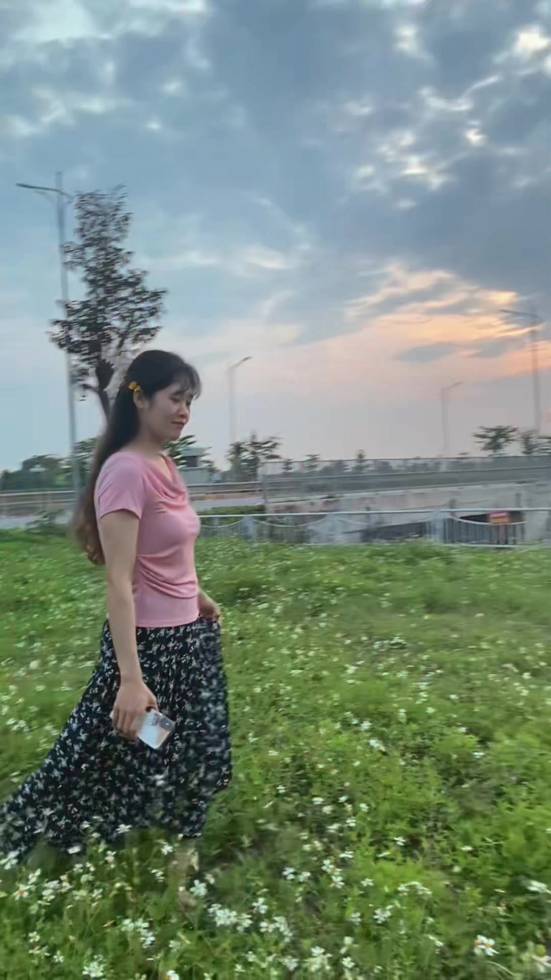 @nu_hoang_nuoc_mat_98bg
