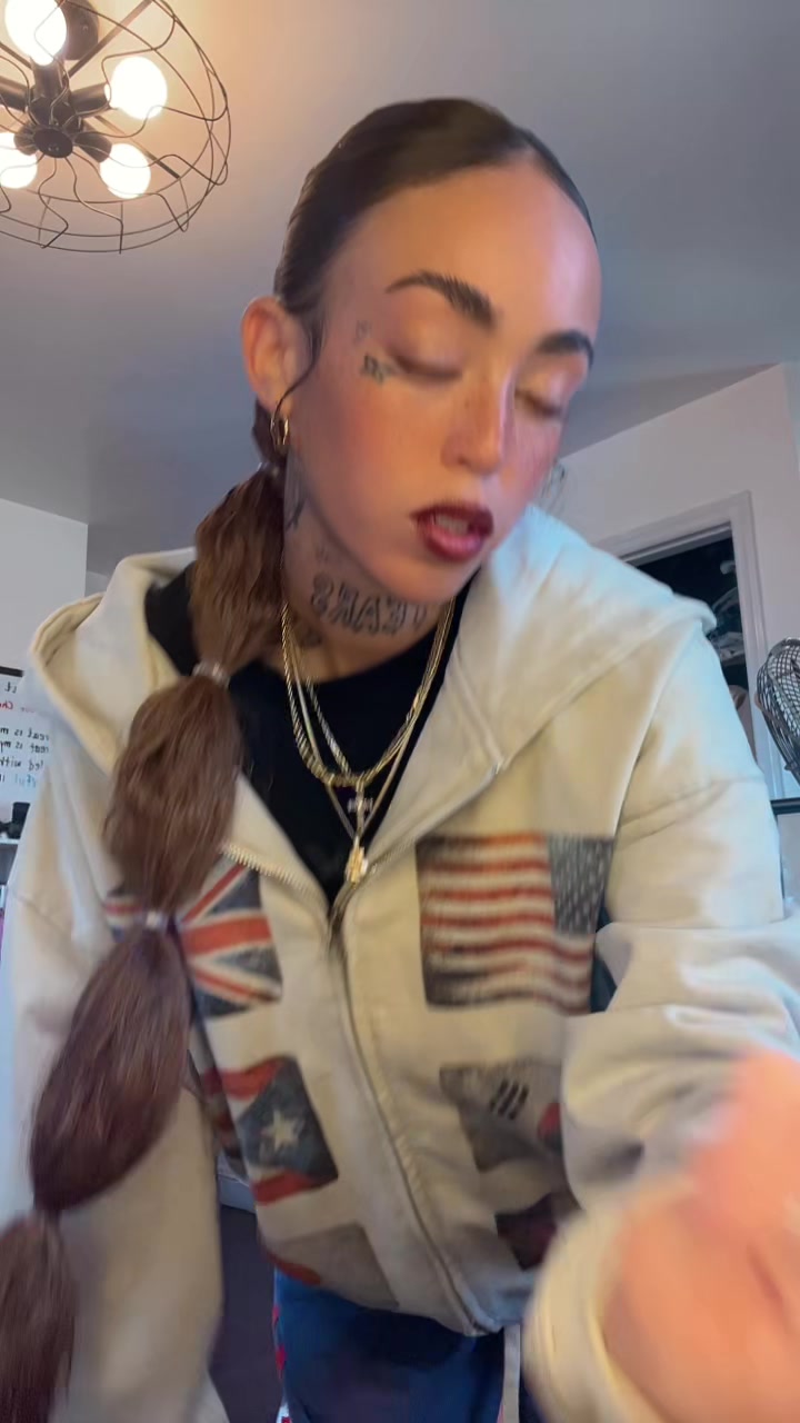 @tanyaanelese