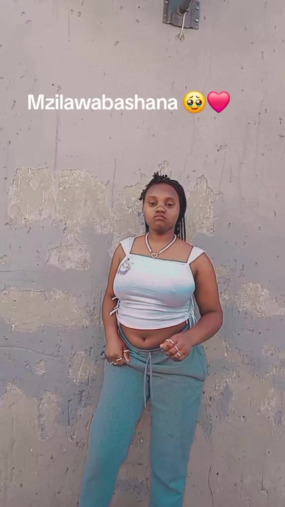 @Angiɛ🫵🇬🇭