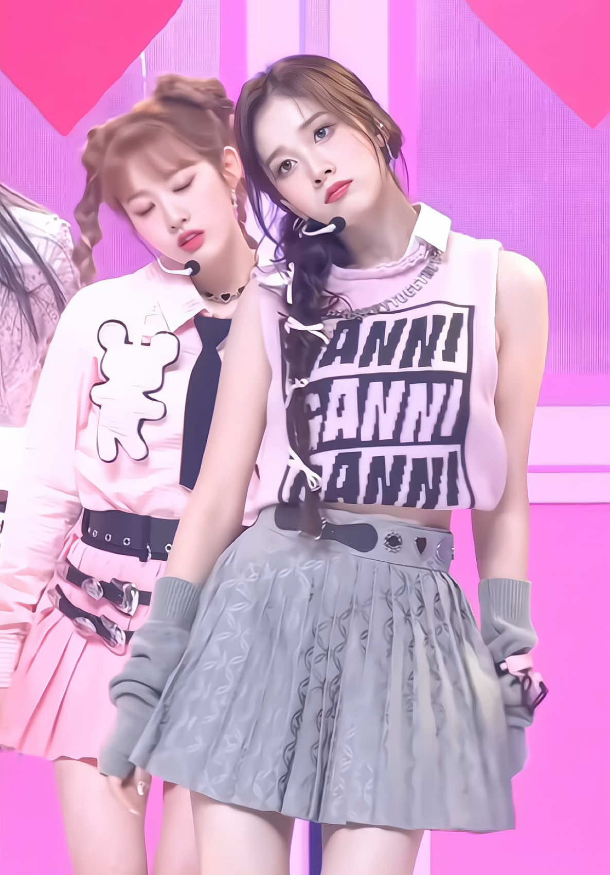 @<3