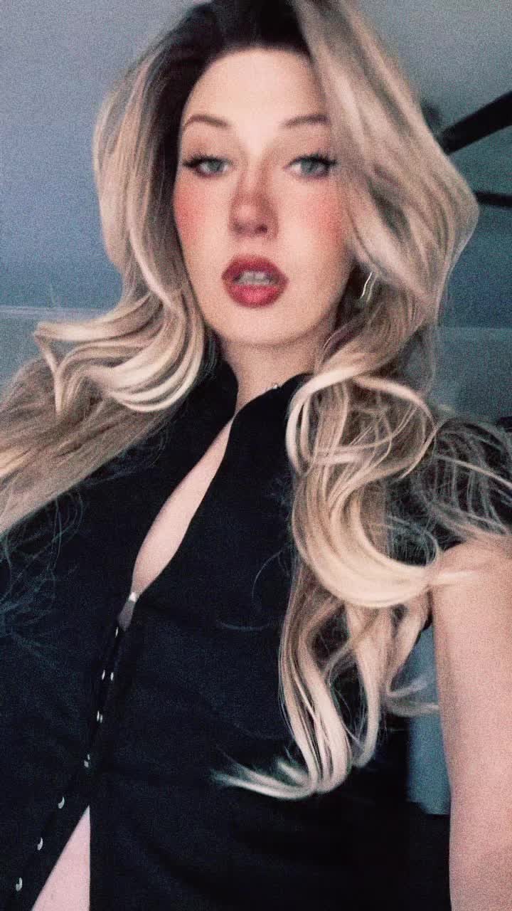 @pinkpixelbarbie