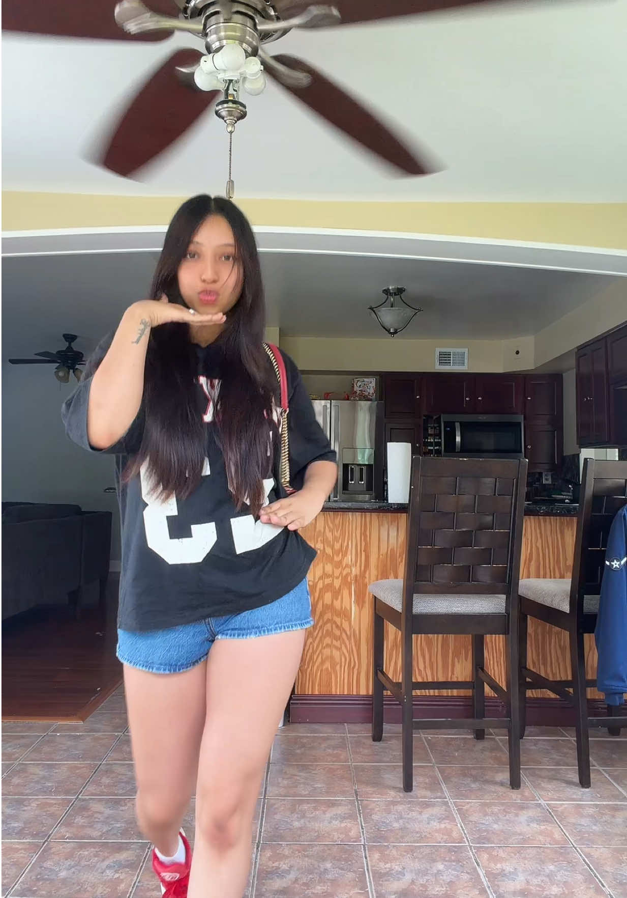 @⃟