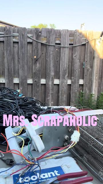 @Scrapaholic