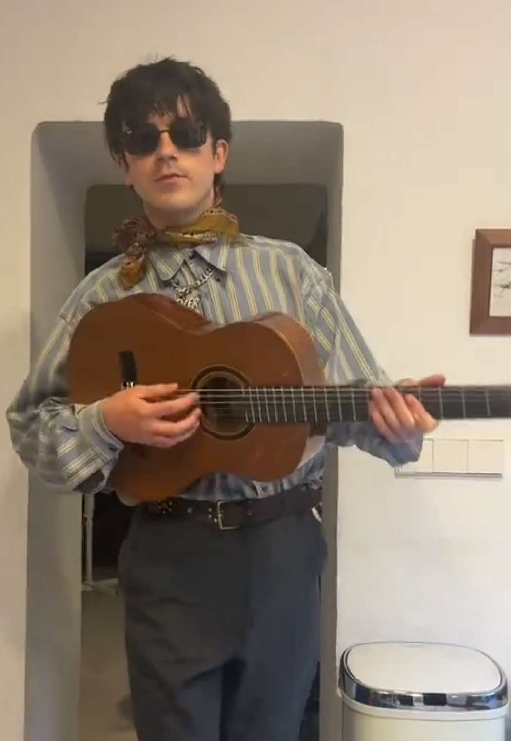@Declan McKenna