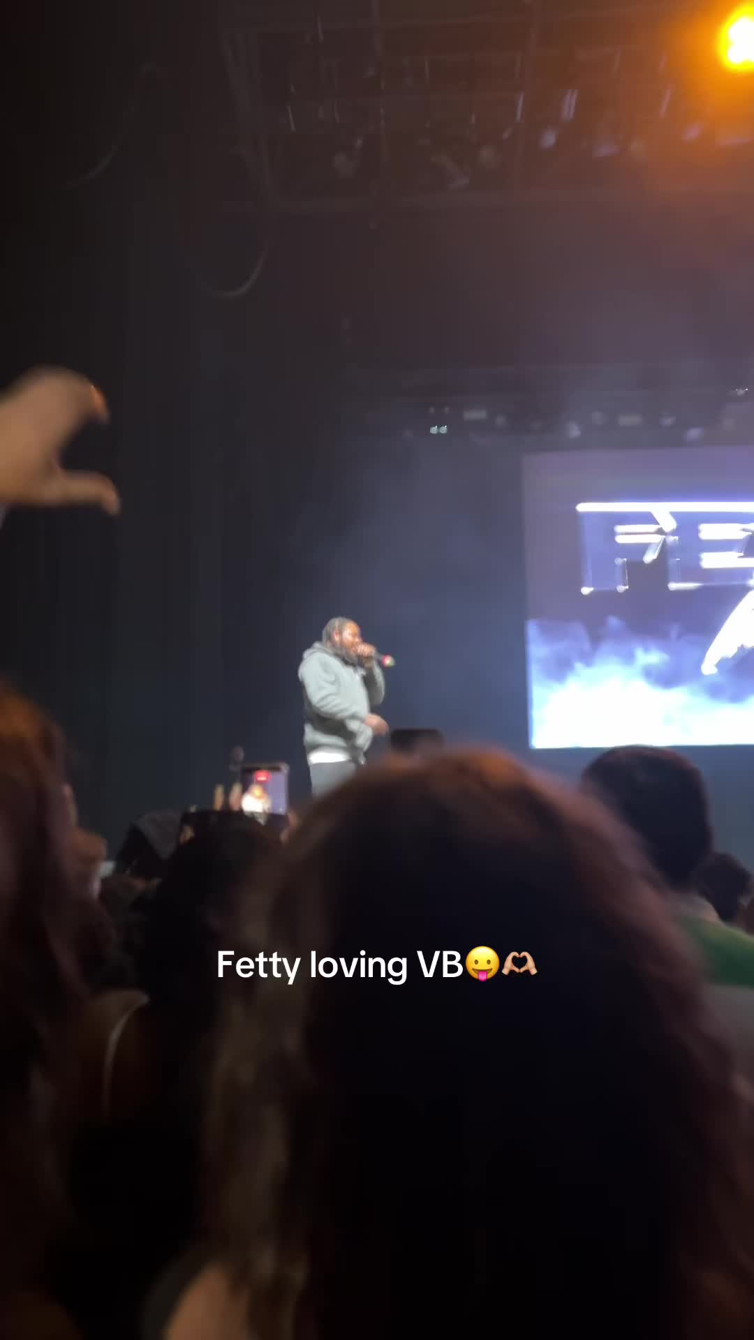 @🐝