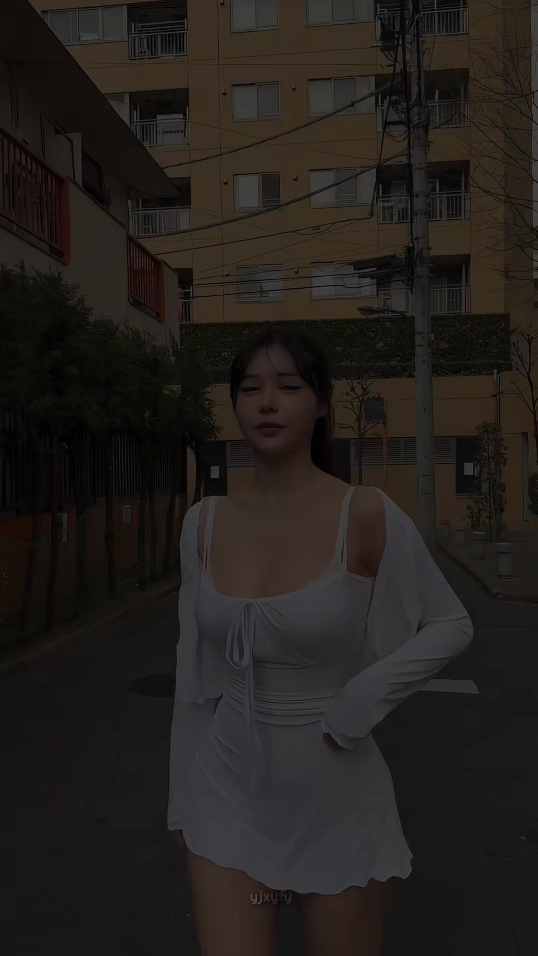 @駱毅