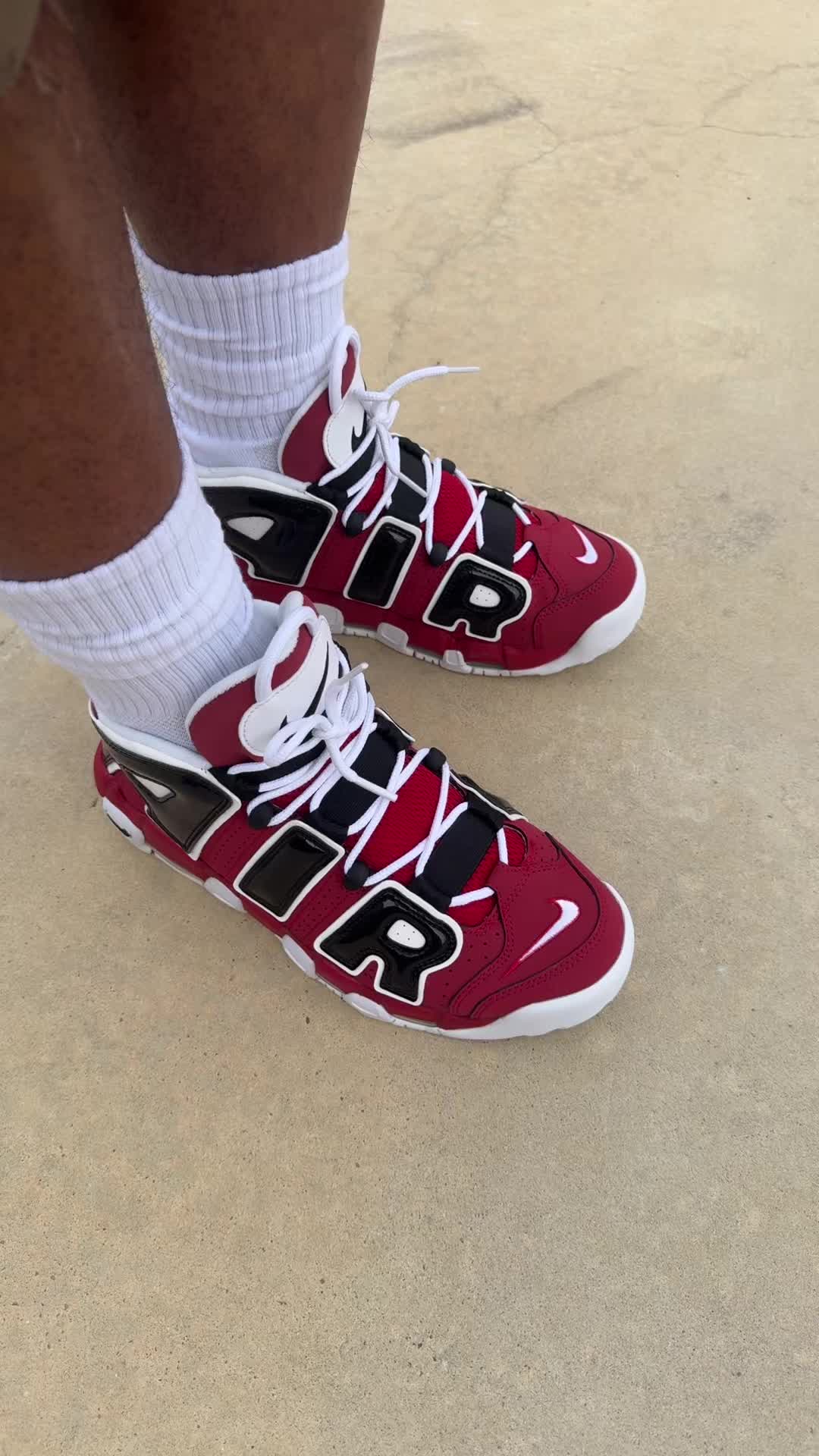@jaymuney_lovesneakers