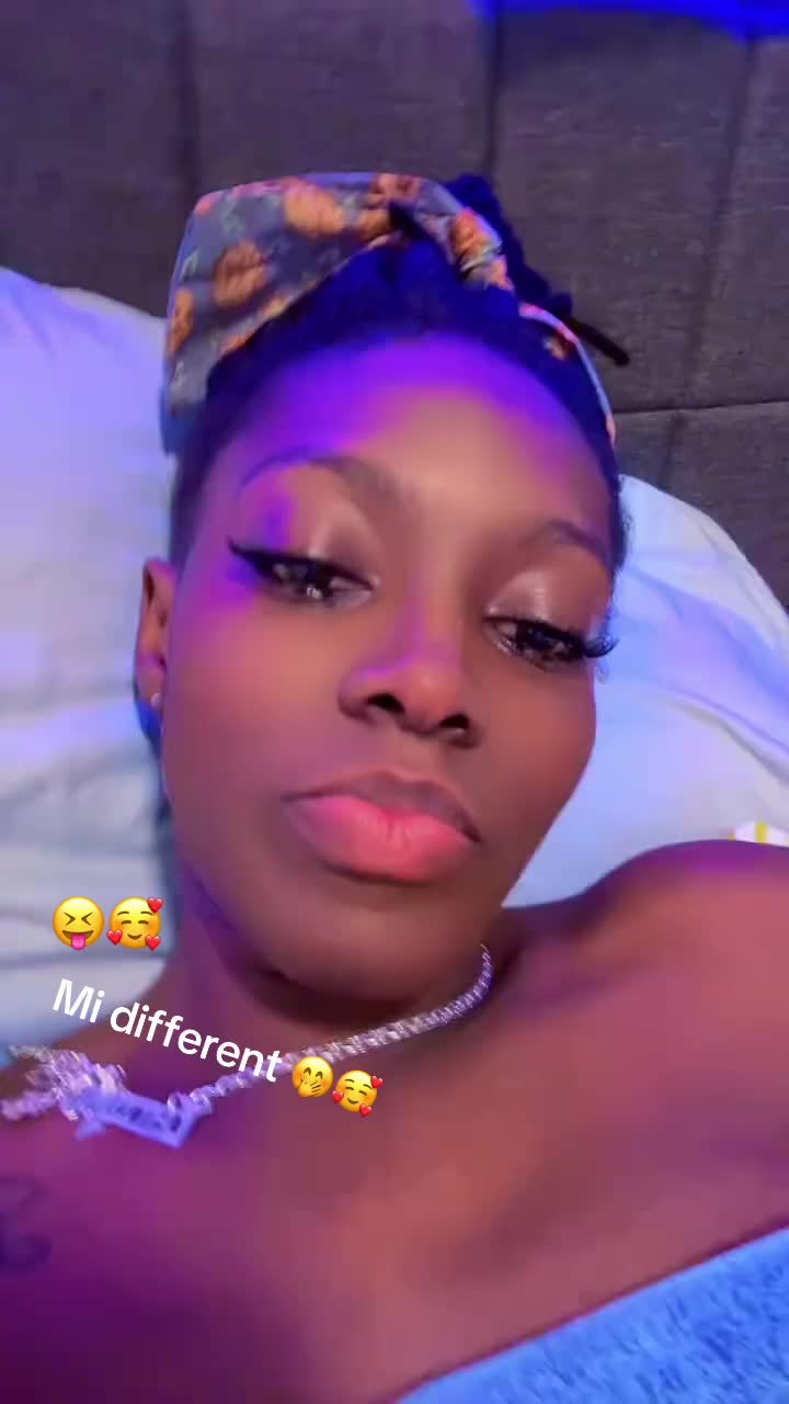 @🌸 ℚ𝕌𝔼𝔼ℕ💯👑𝕋𝕀𝕊ℍ𝔸 ♍️
