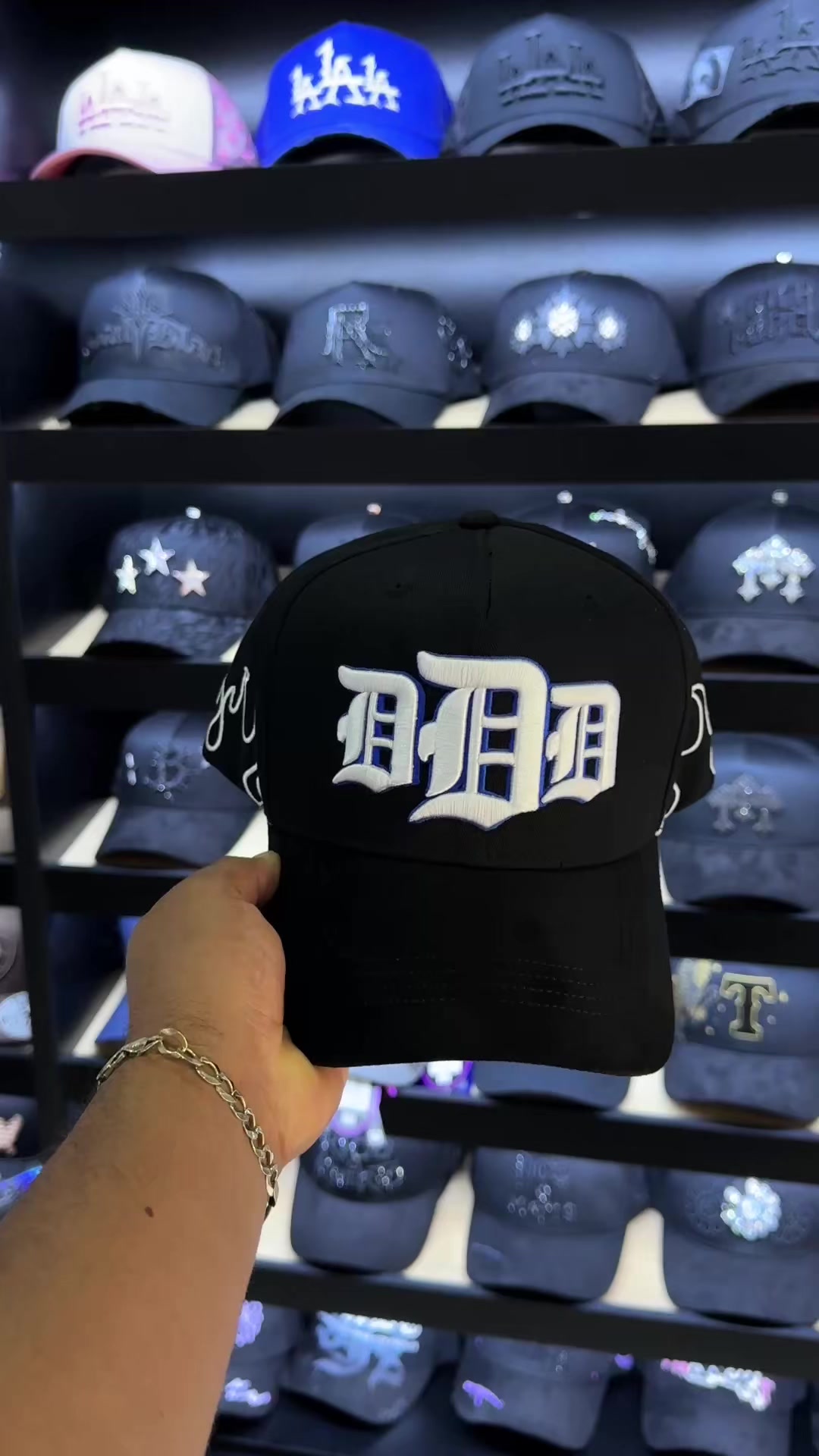 @STYLISH.CAPS