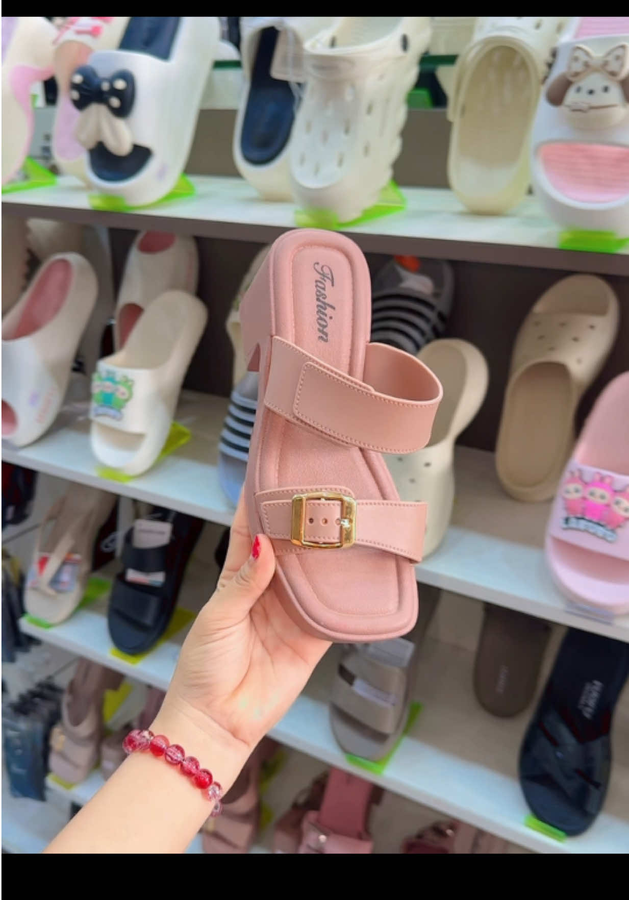 @Cherry Shoe Store