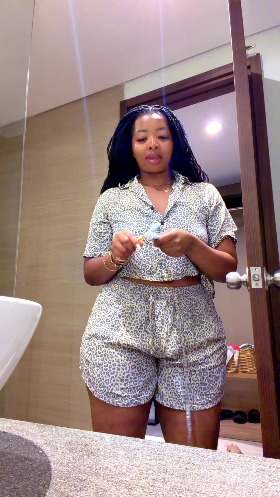 @naomikuria