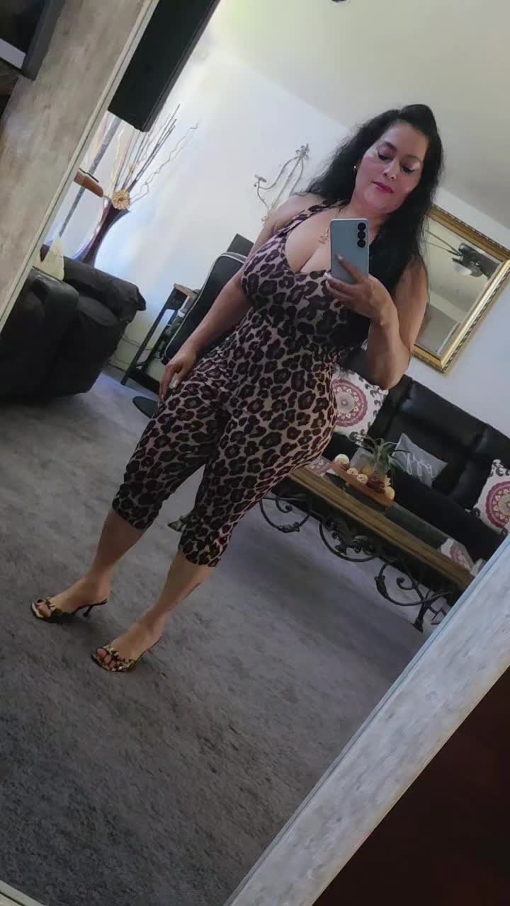 @BELLA🍑MARII👑