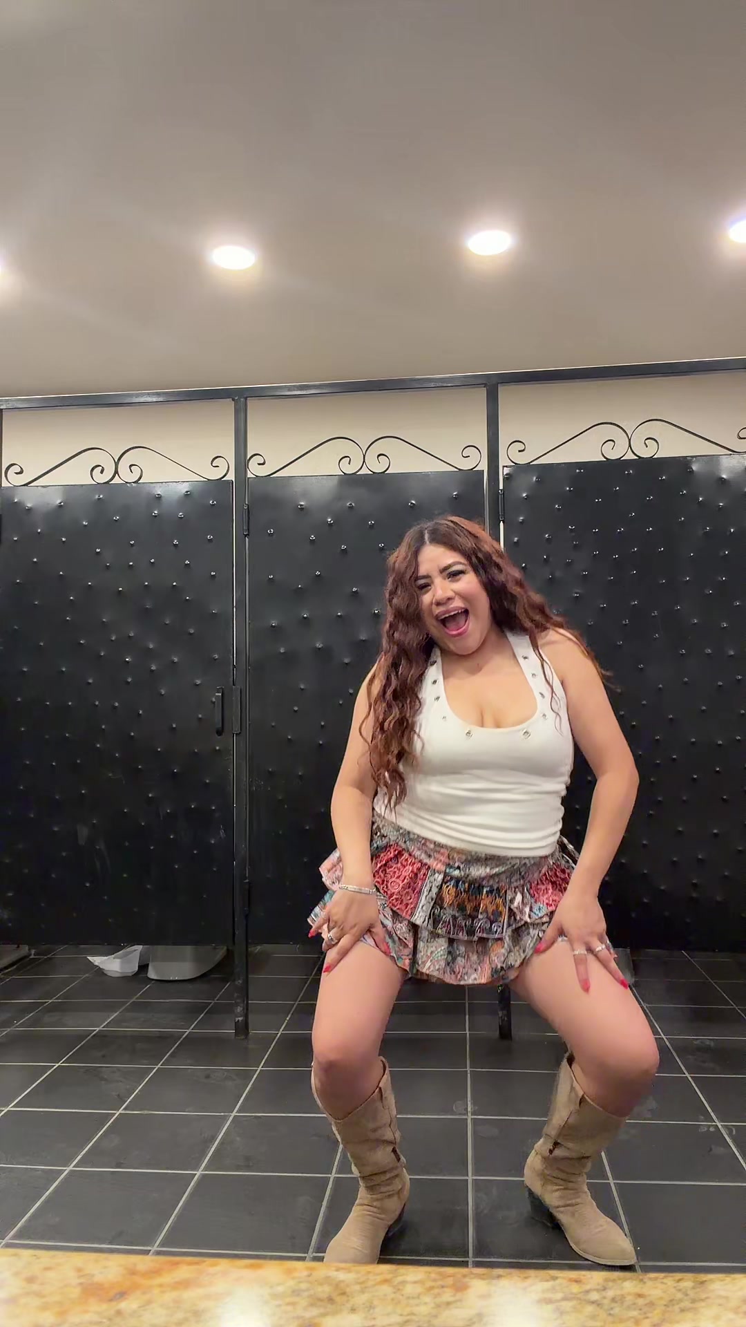 @Laura Sarahí