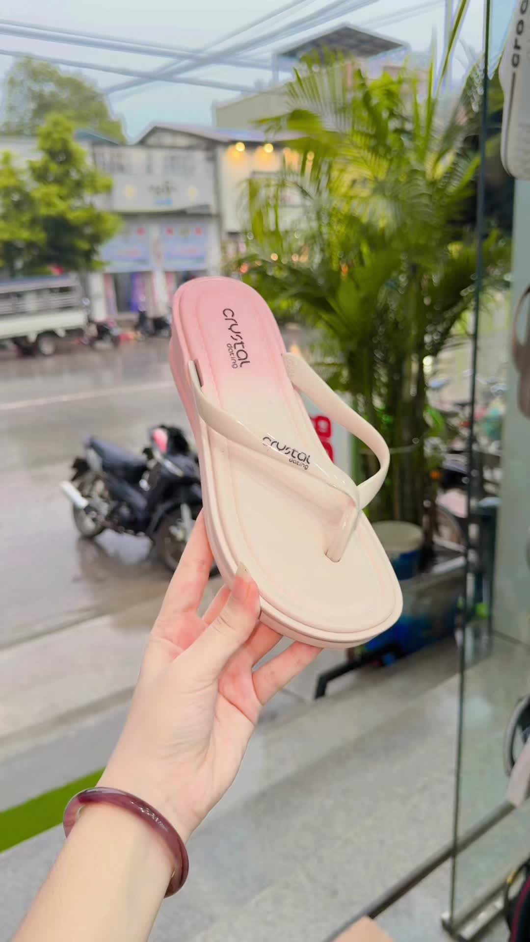 @Cherry Shoe Store