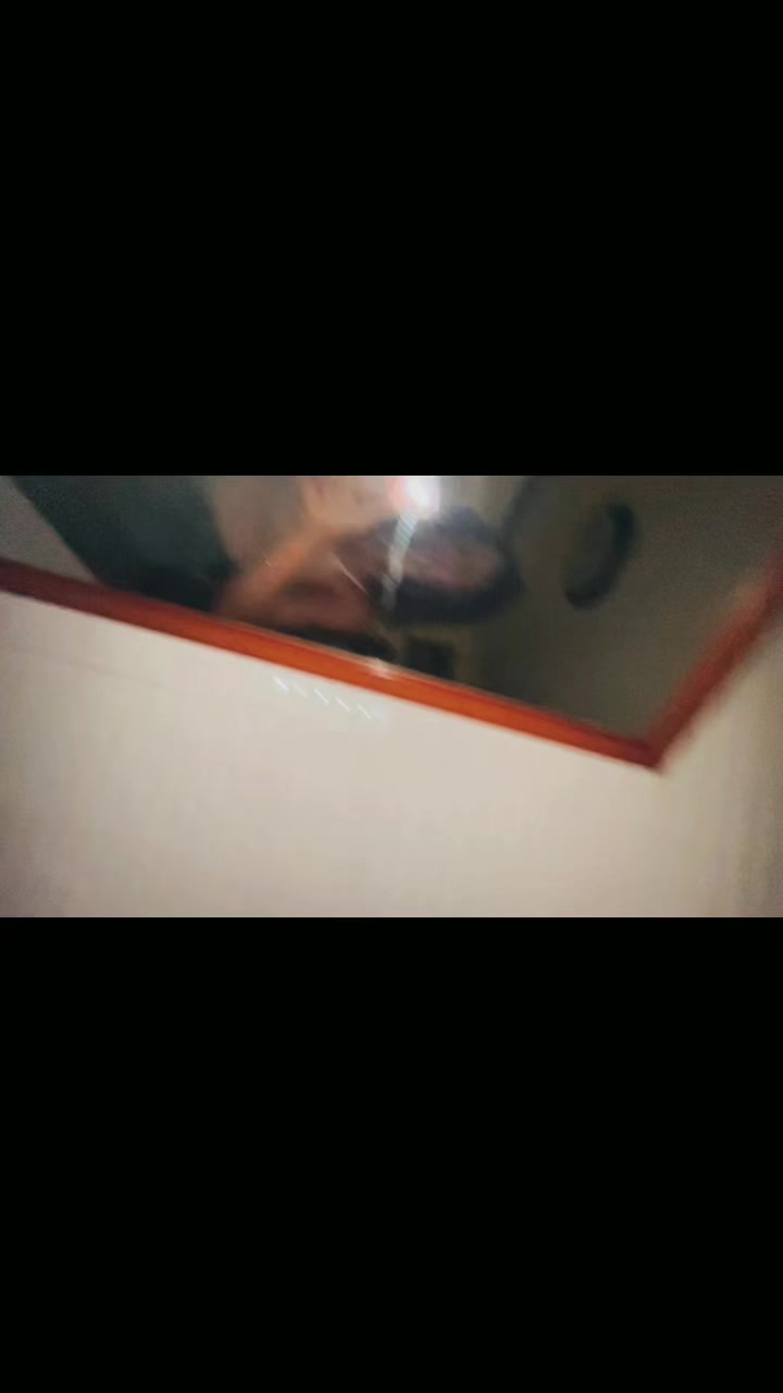 @n...