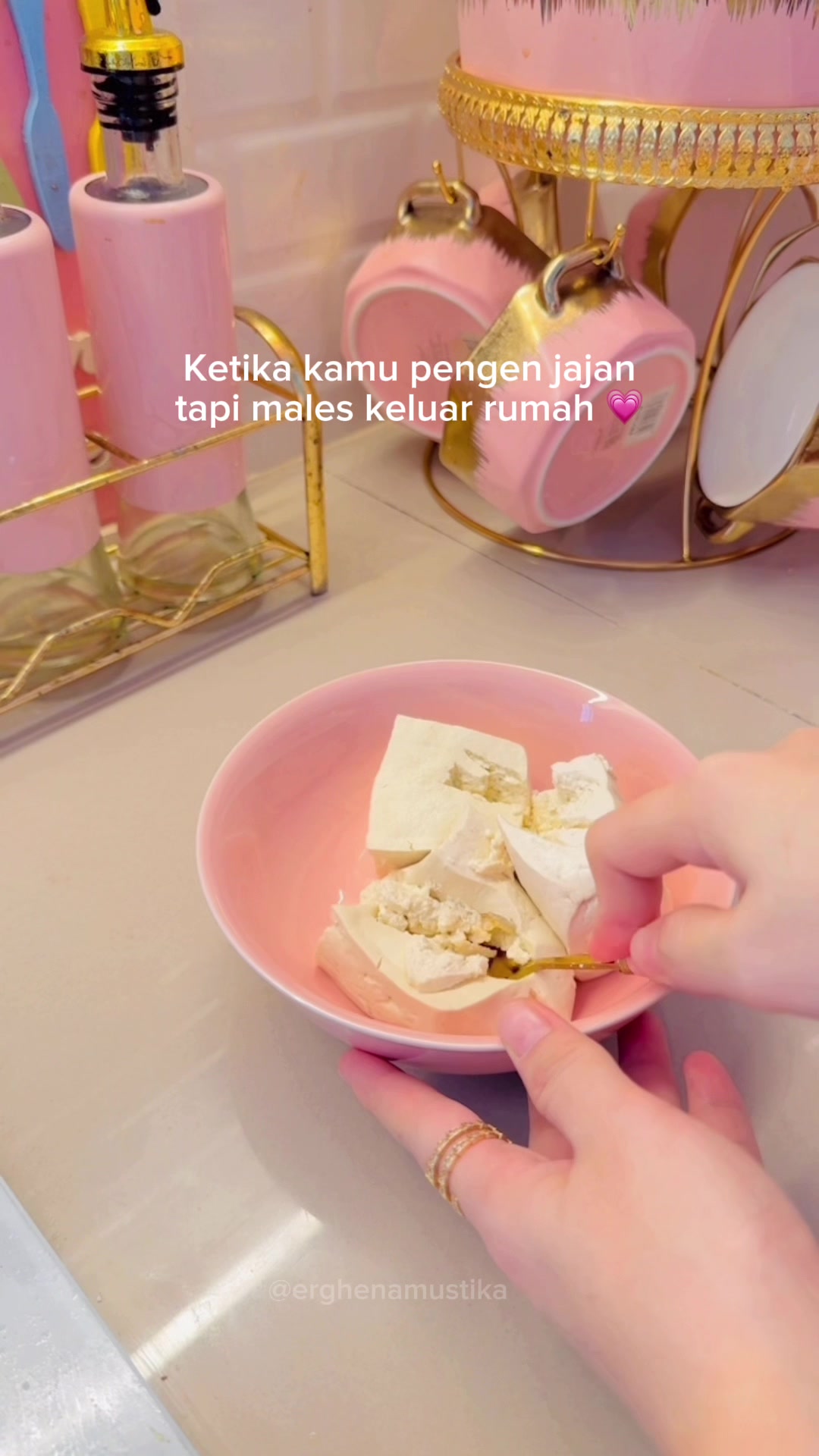 @IG : @erghenamustika