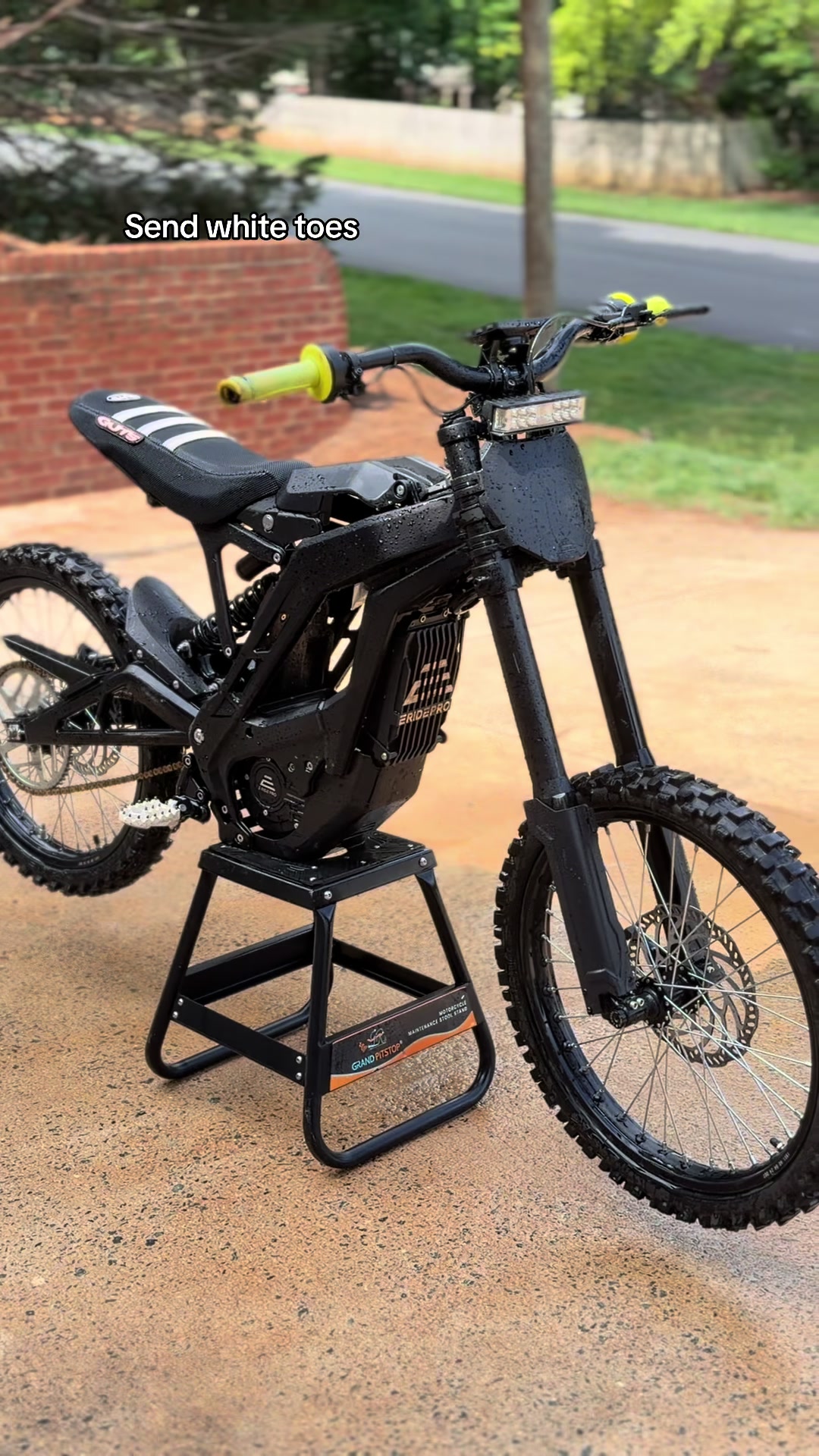 @strici.co