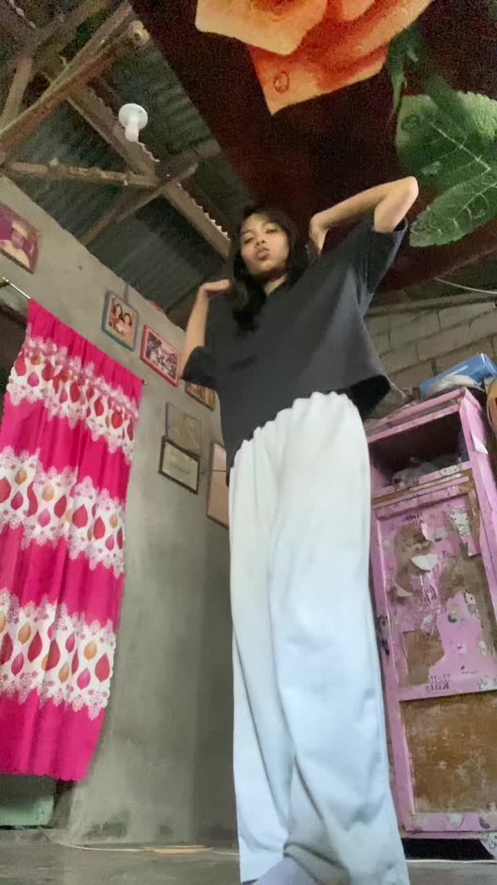 @heyjenzi_