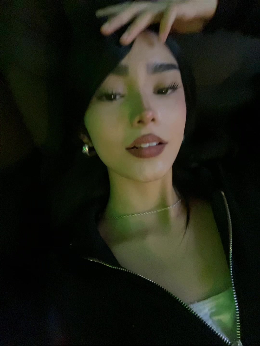 @nicoleerz