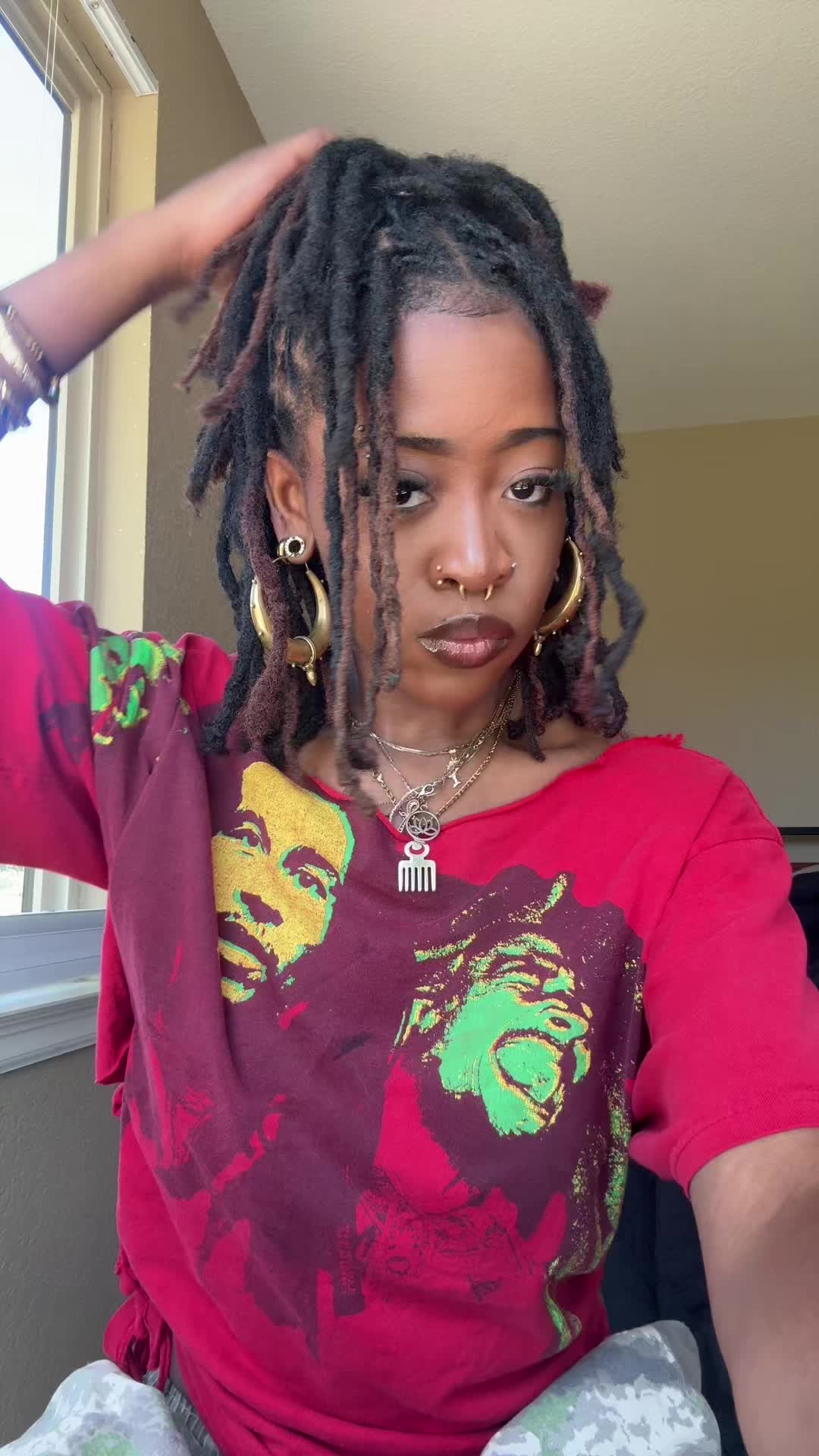 @☥