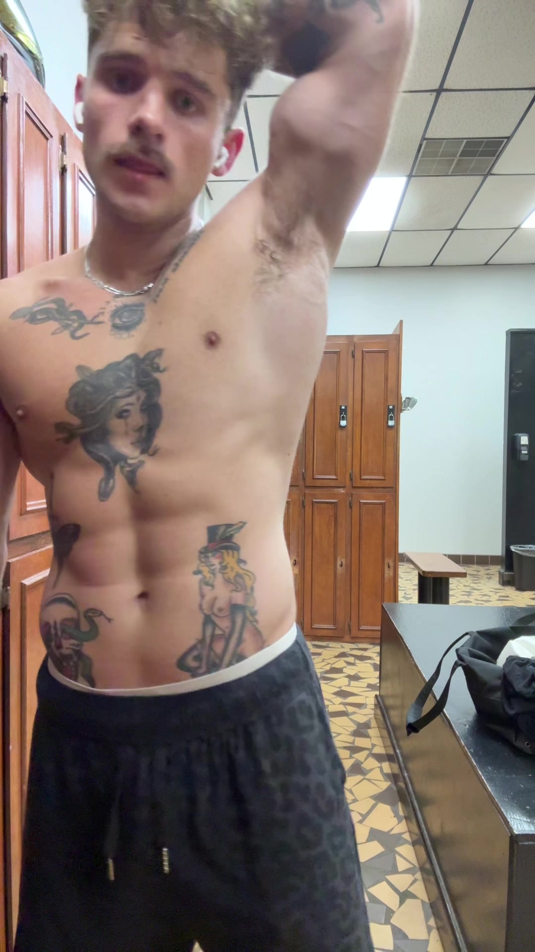 @jonirl_
