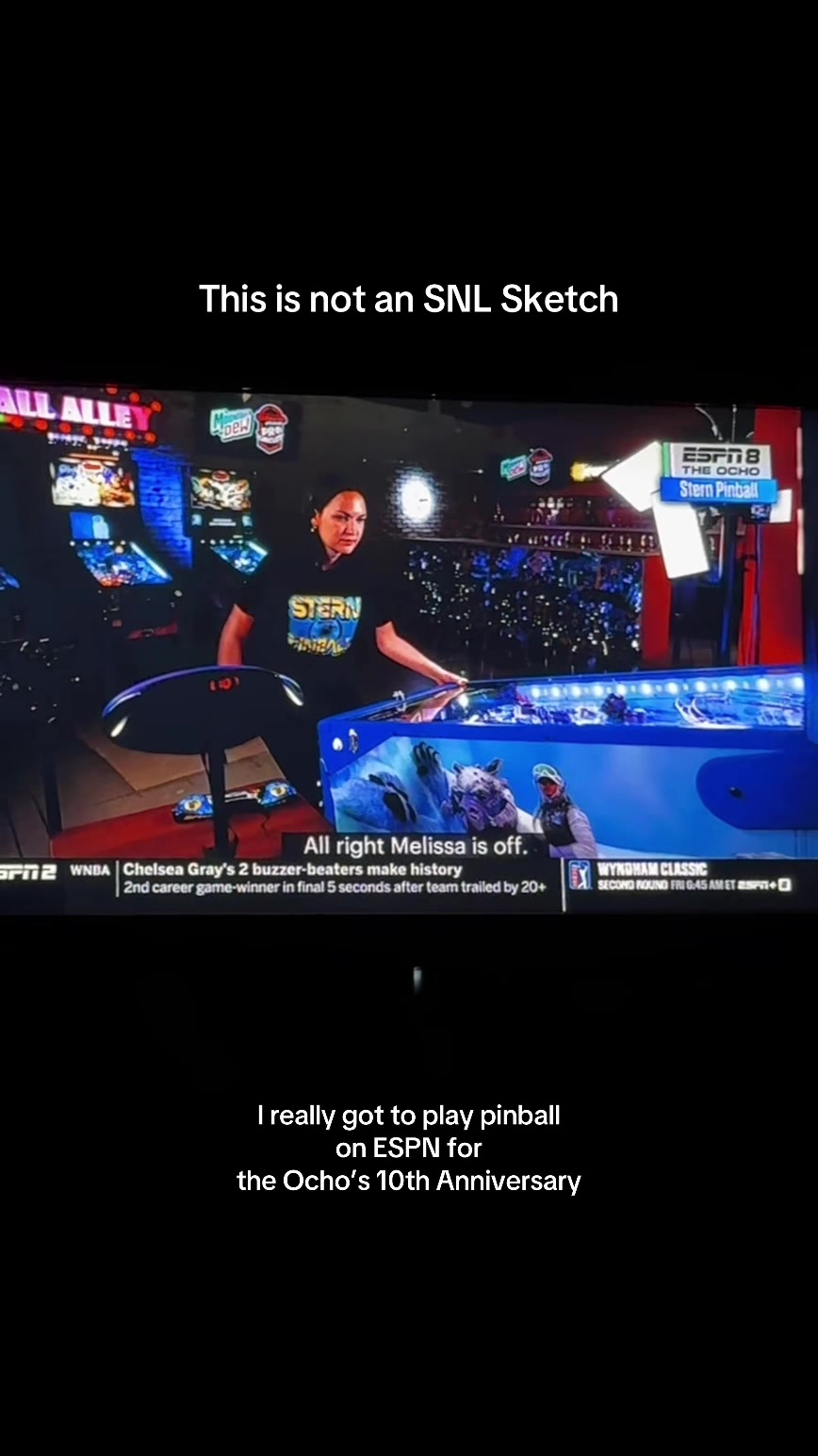 @Mel Plays Pinball
