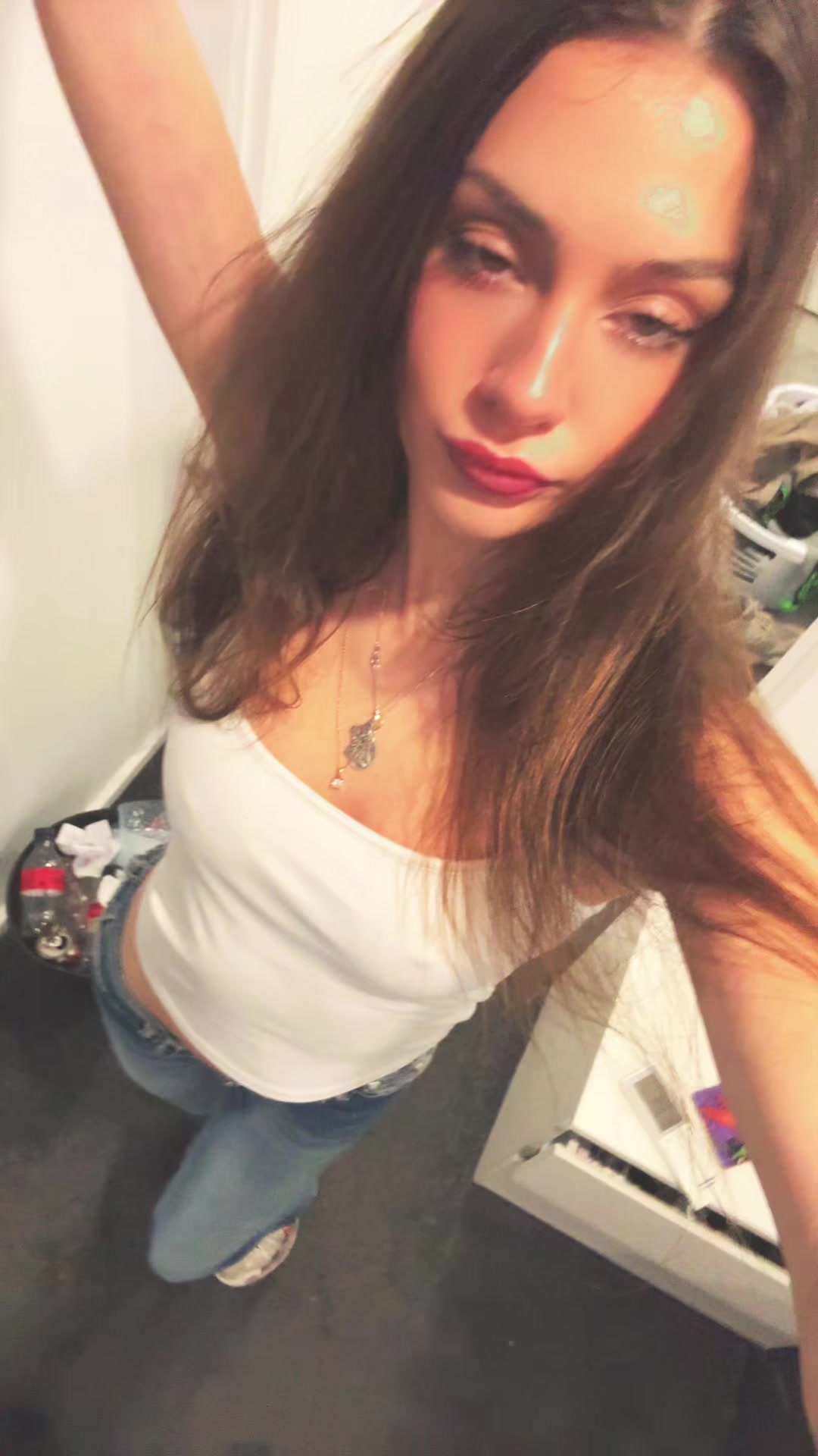 @Bella
