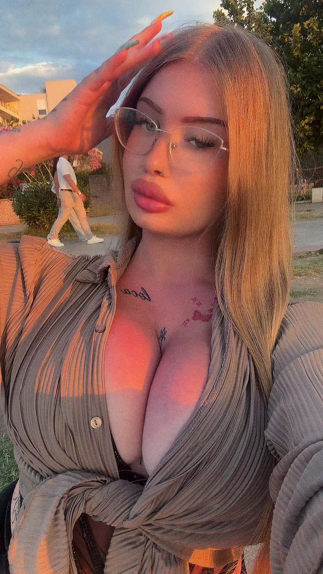 @омиљена плавуша