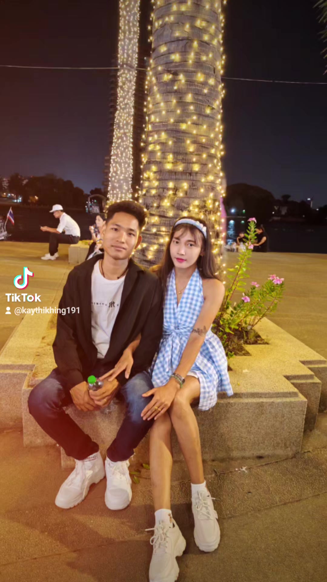 @🌿Kay Thi Khaing🌿(ဖြူးသူလေး)