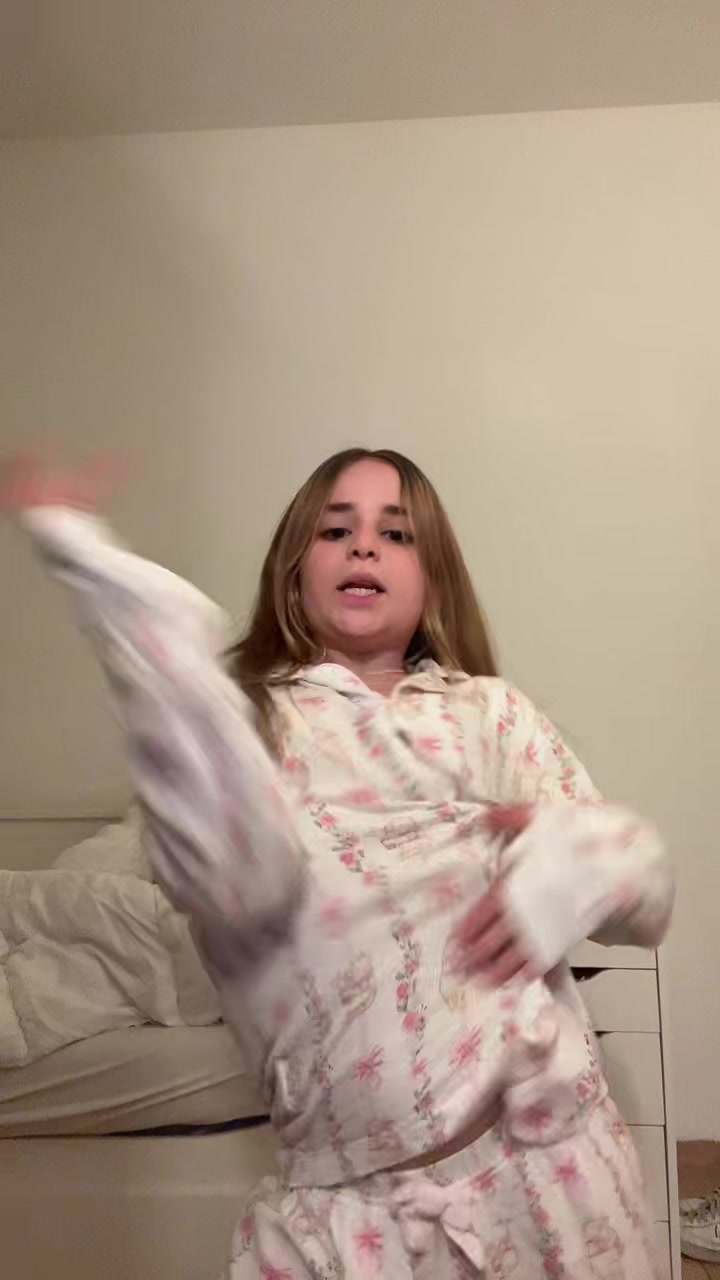 @הספאמיייי🫰🤍✌️🤏