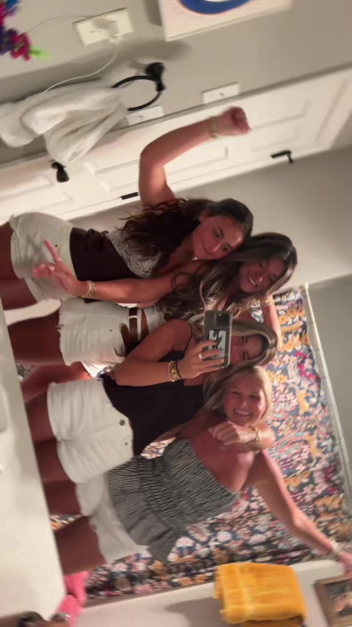 @cammiegrov