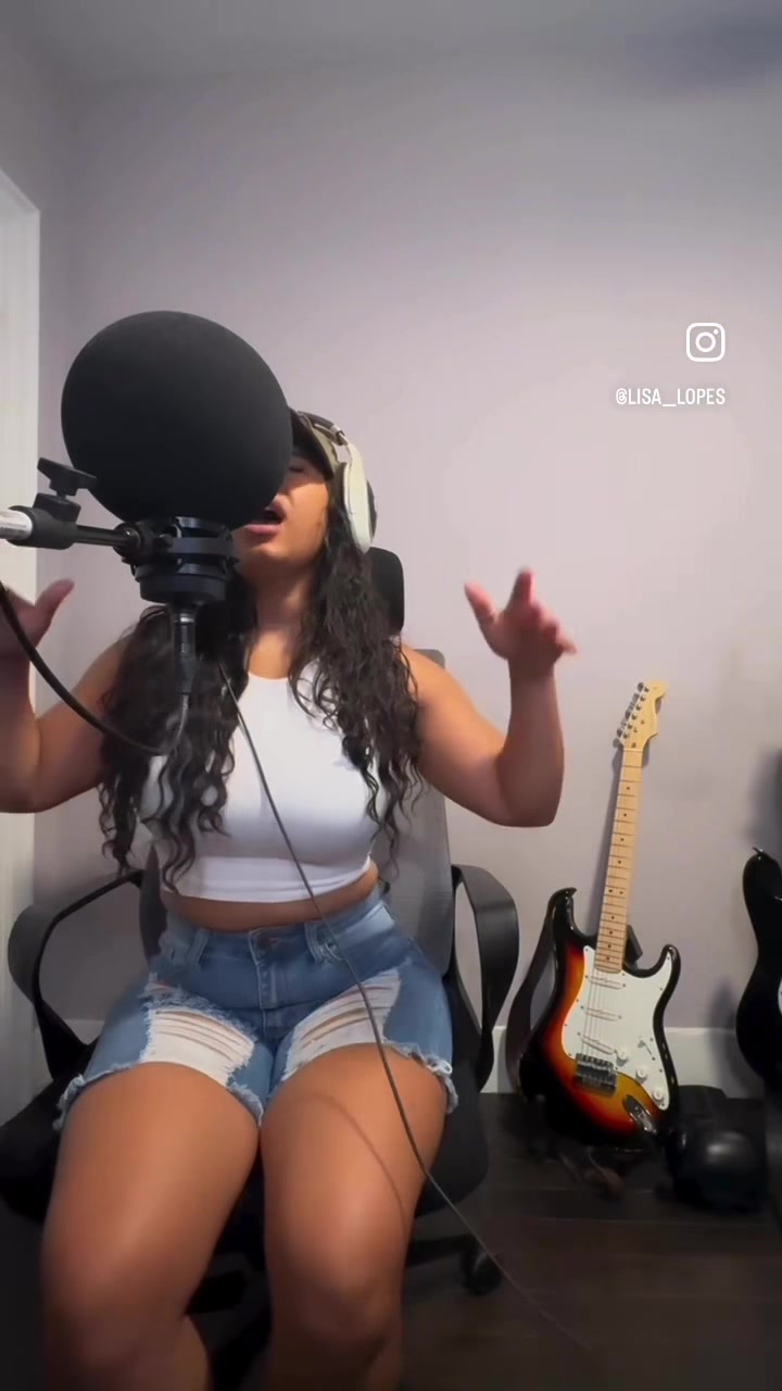 @Lisa__Lopes