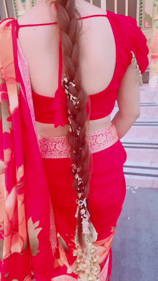 @😊RIYA RAI😊