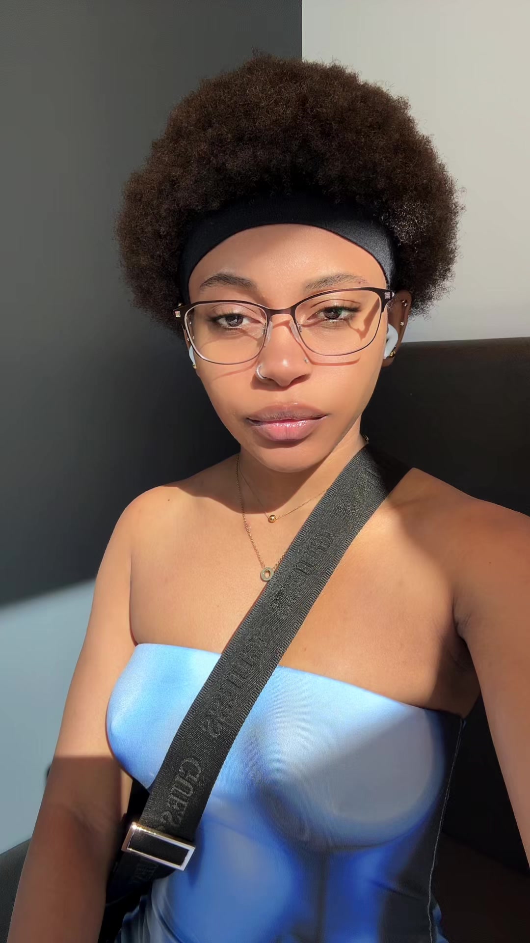 @Emily🖤👤