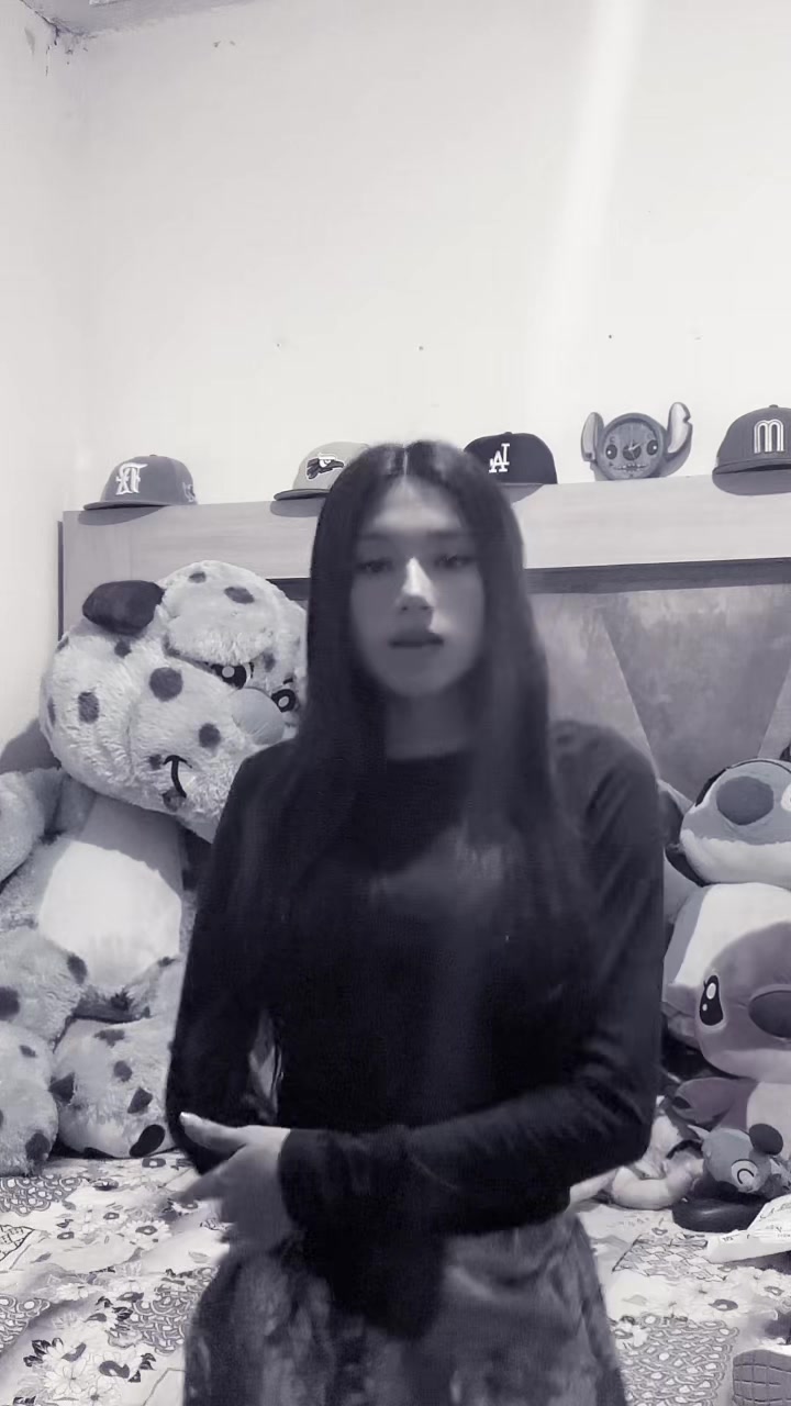 @Valeska🕷️