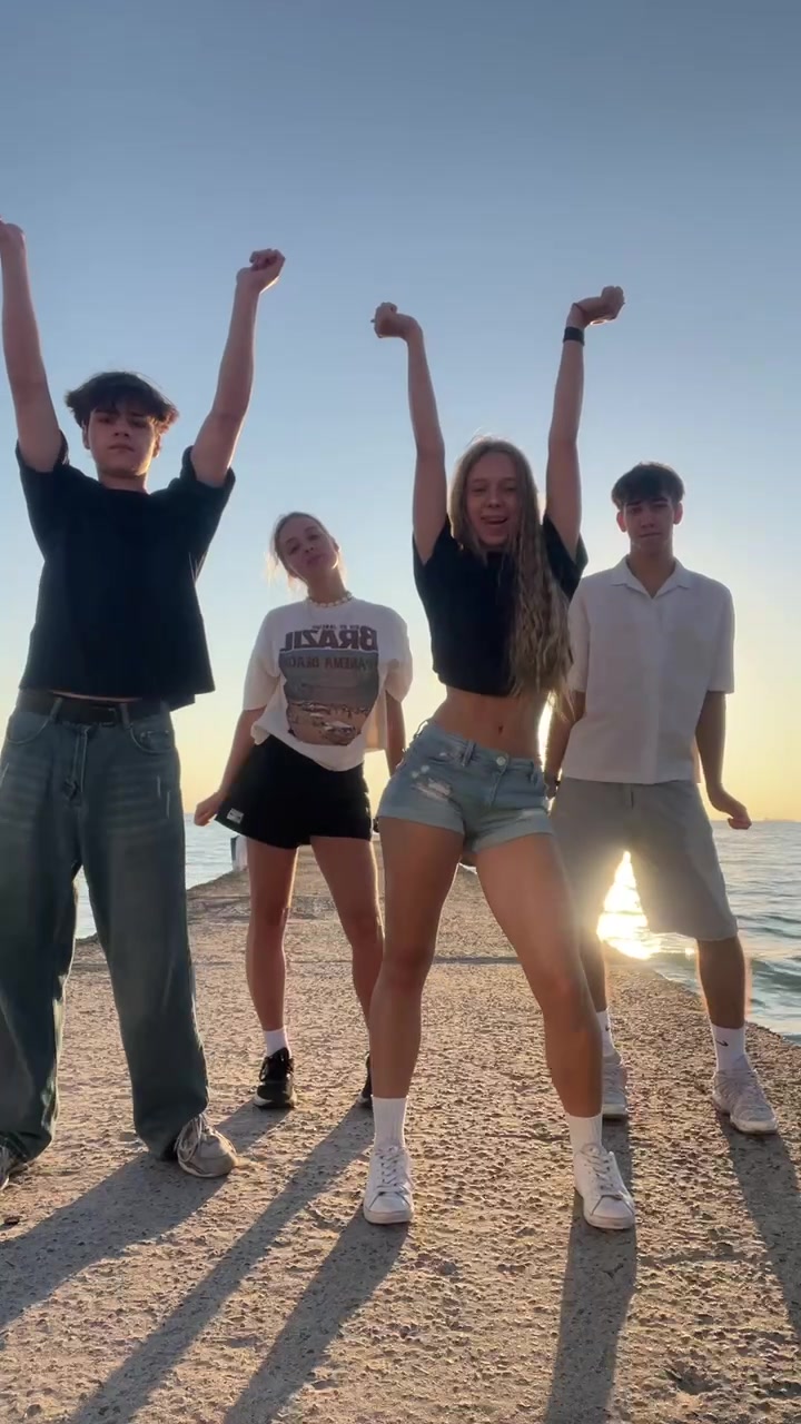 @лизуня