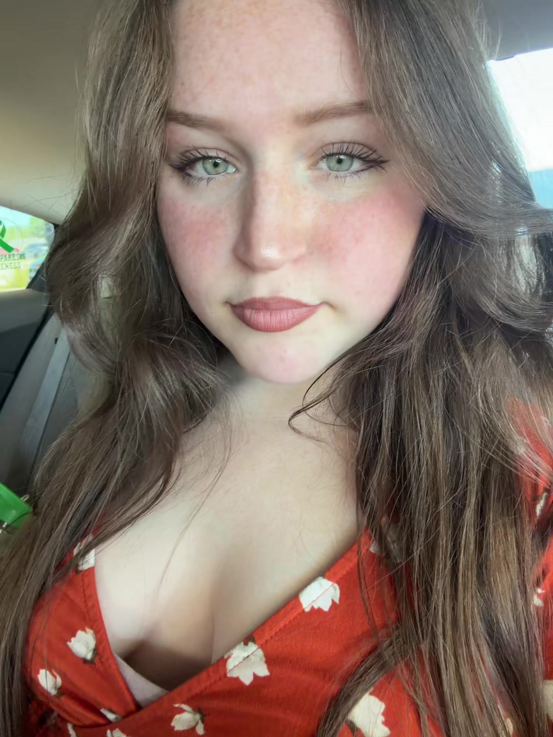 @🐝