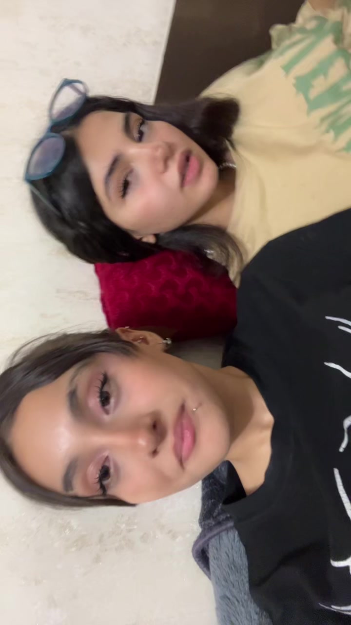@E.K๐ฆ๐