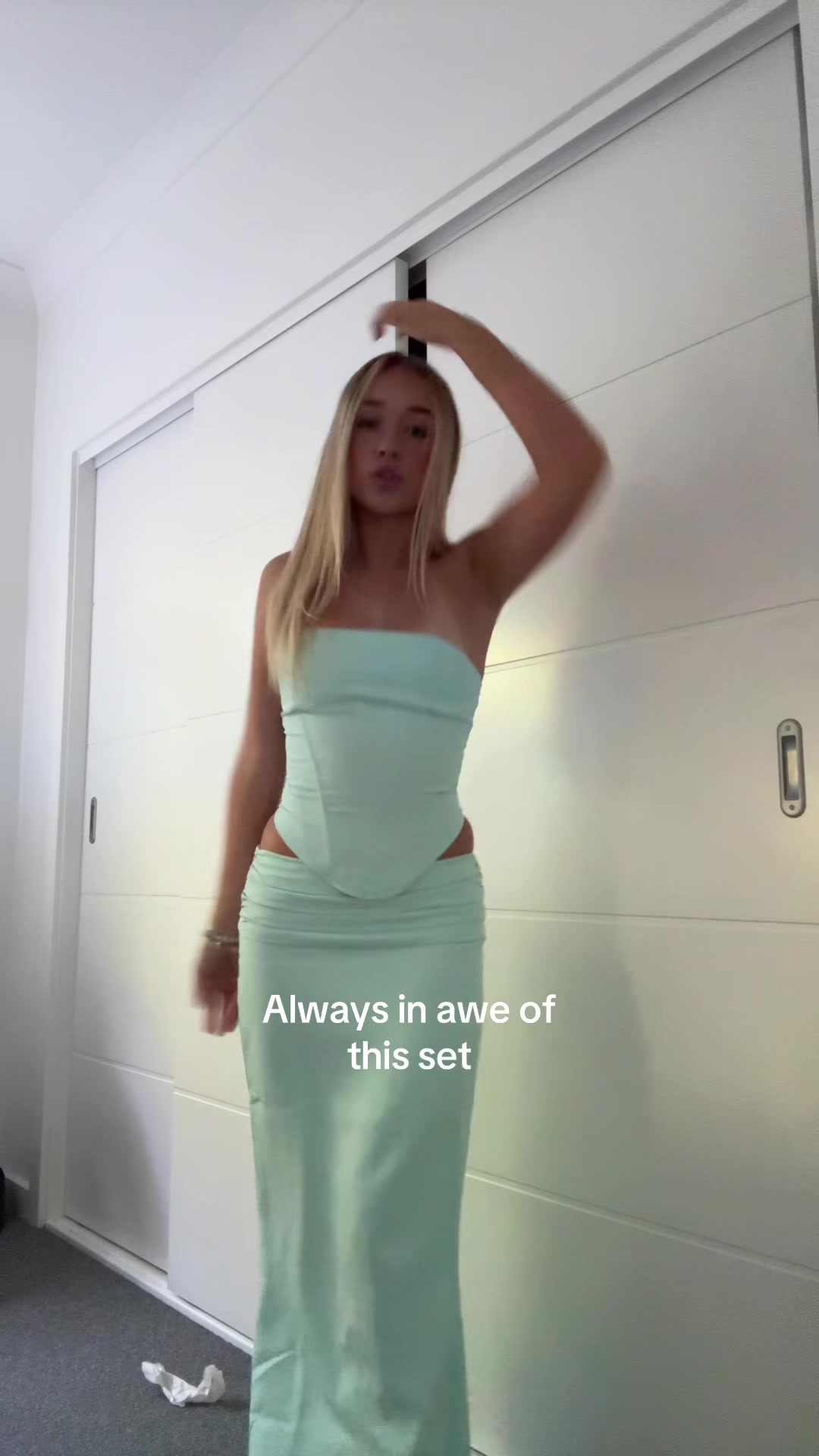 @ISABELLE🥂